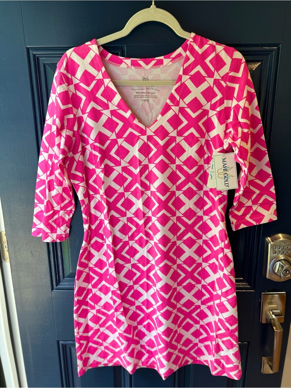 MAHI GOLD Hot Pink & White Geometric V‑Neck Midi Dress